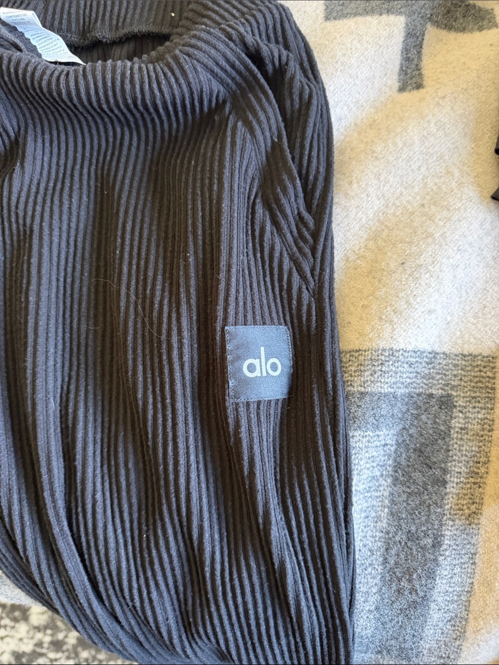 Women’s ALO Yoga Black Ribbed Hoodie & Joggers Set - Picture 3 of 6